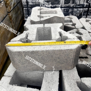 �������u