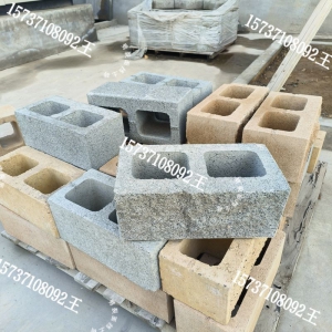 �������u