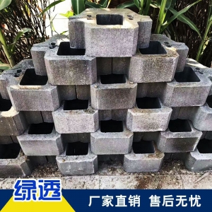 �������u